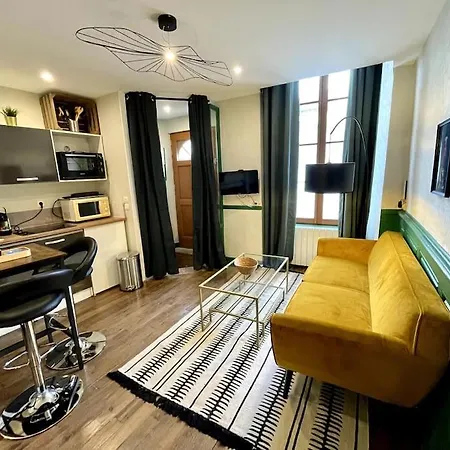 Apartment A Verdun, Les Coulisses *